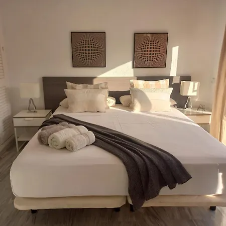 Golden Penthouse, Elviria, דירה